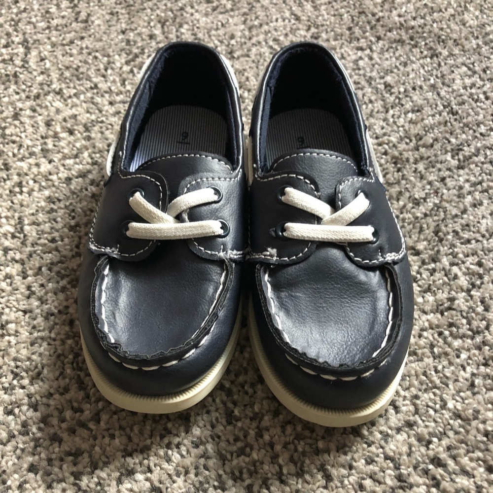 Carter’s size 9 boys boat shoes navy blue